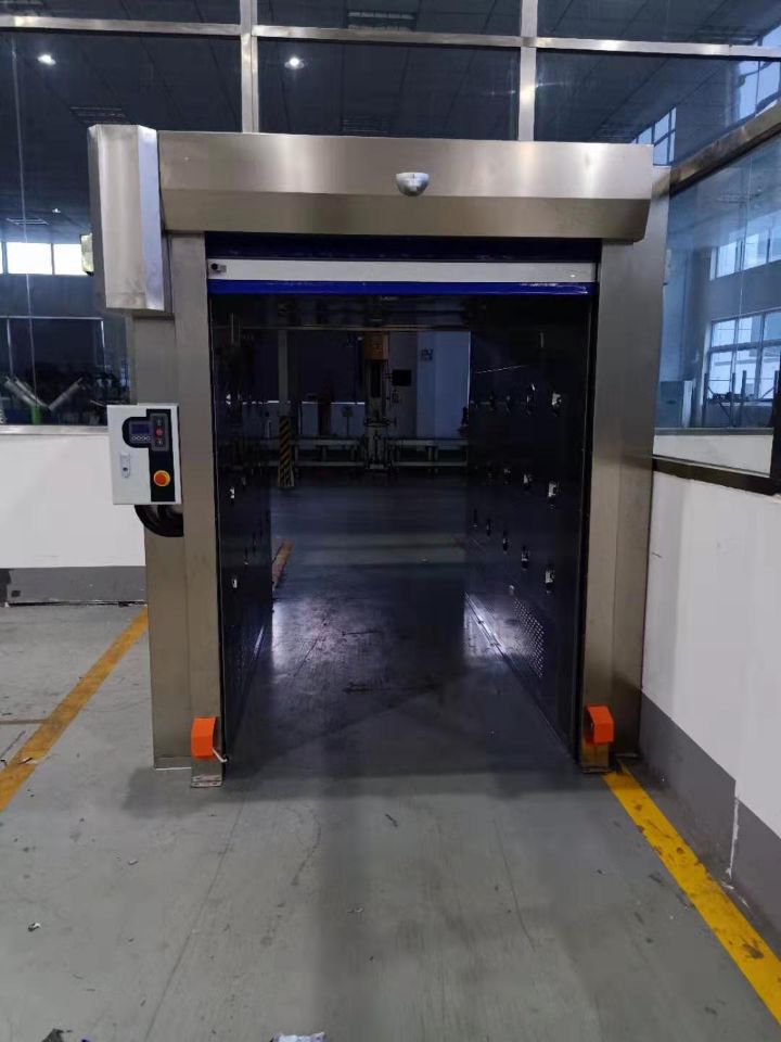 3500*3000*3200疾速卷帘门不锈钢货色风淋室